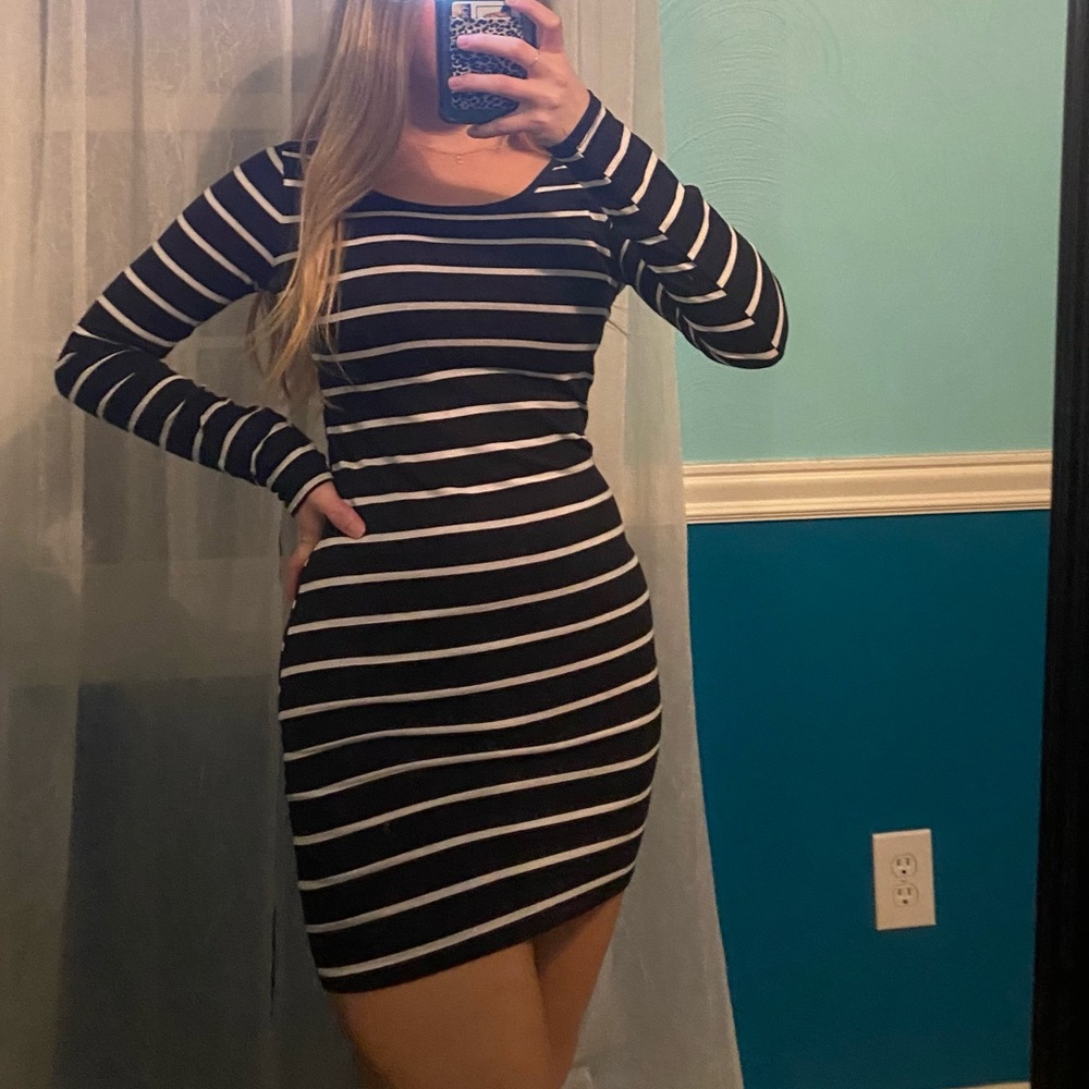 Longsleeve Black and White Stripe Mini Bodycon Dress